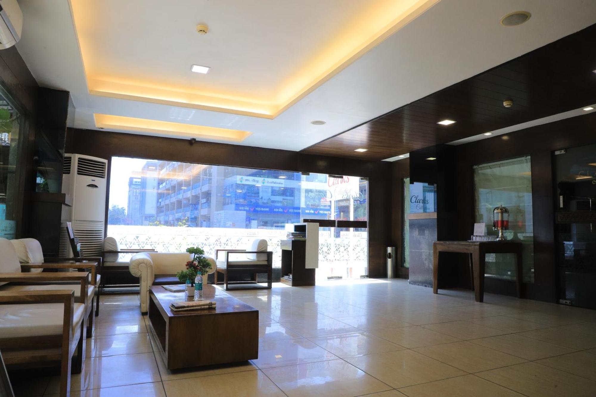 Hotel Clarks Collection ואדודרה מראה חיצוני תמונה